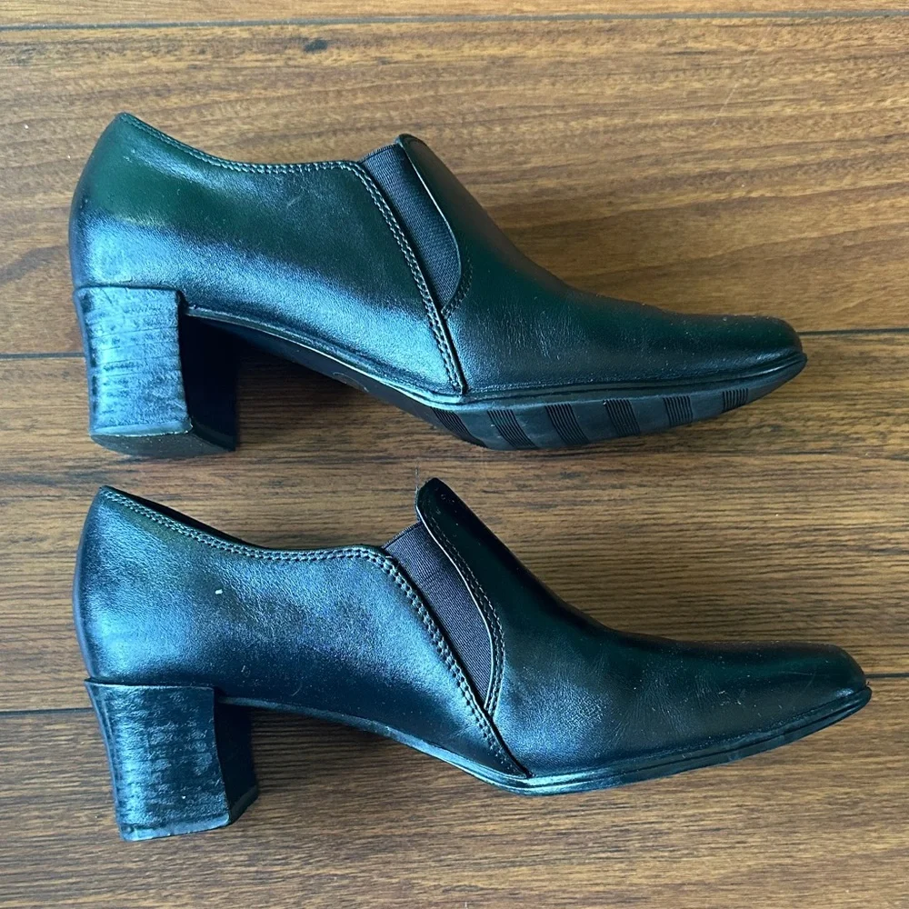 Liz Baker sleek black